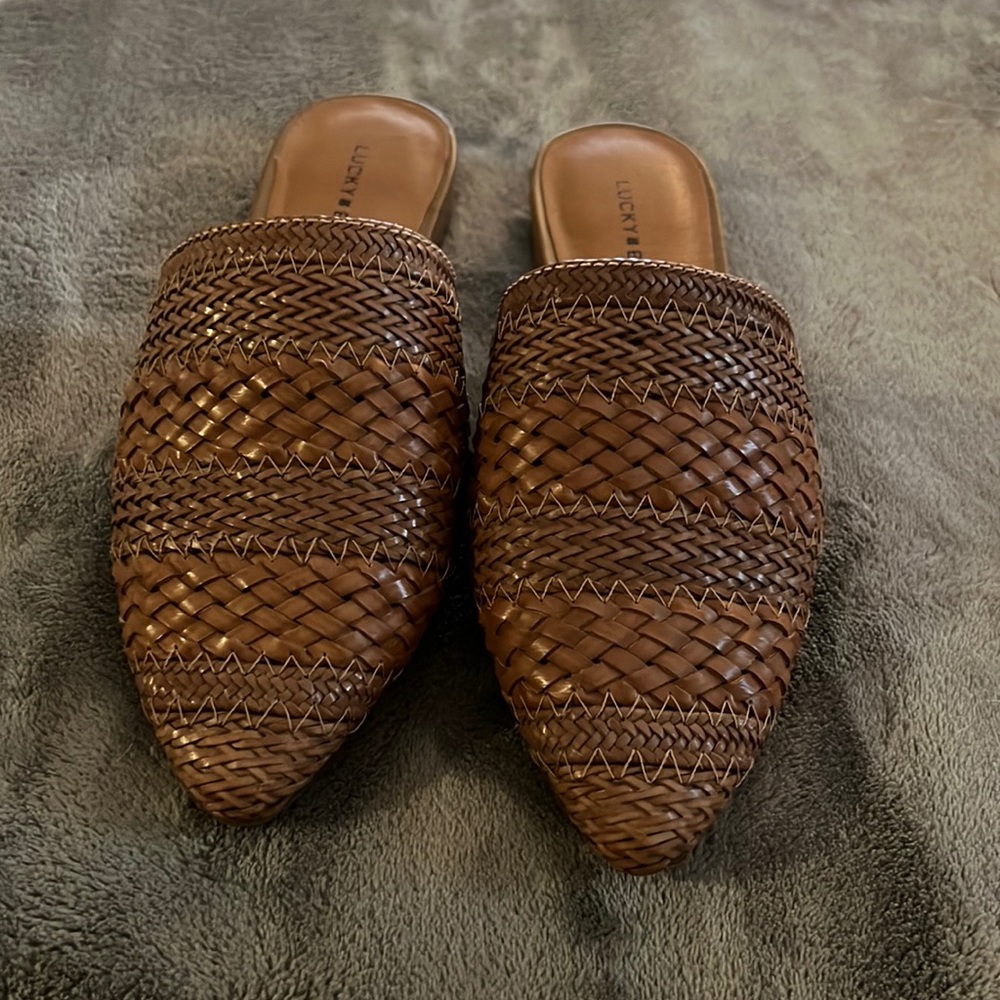 Never worn outside of store